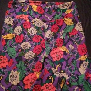 Never worn Lularoe OS leggings